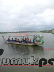 Kapal jungkung laguna Depok wisata jip Jogja 